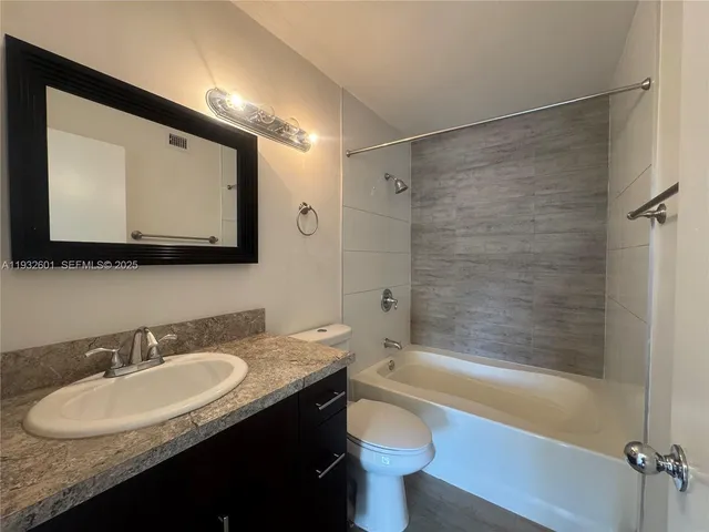 $2,650 | 4370 Northwest 107th Avenue, Unit 205, Doral, FL 33178