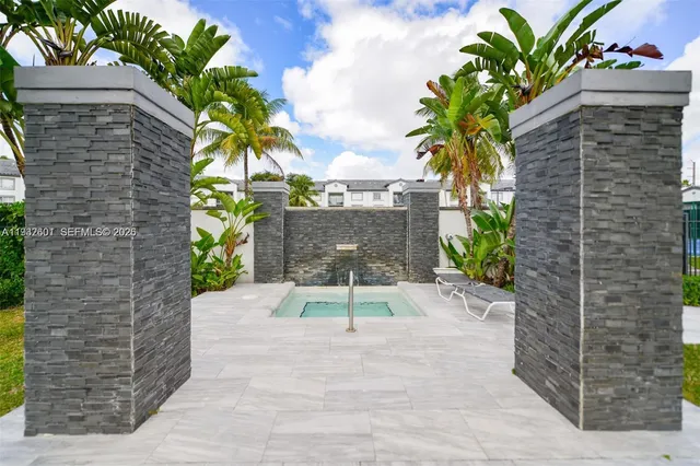 $2,600 | 4370 Northwest 107th Avenue, Unit 205, Doral, FL 33178