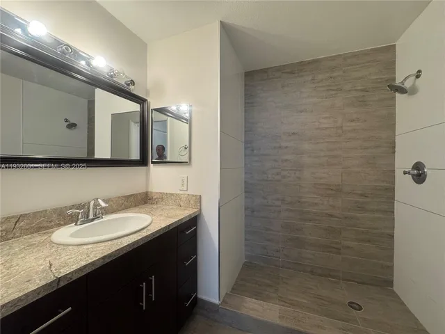 $2,650 | 4370 Northwest 107th Avenue, Unit 205, Doral, FL 33178