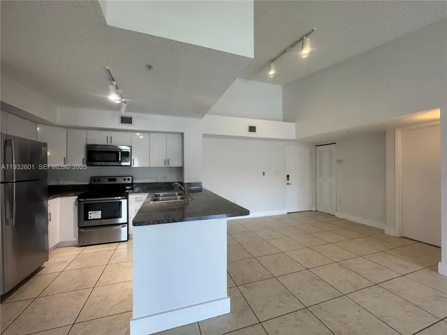 $2,650 | 4370 Northwest 107th Avenue, Unit 205, Doral, FL 33178