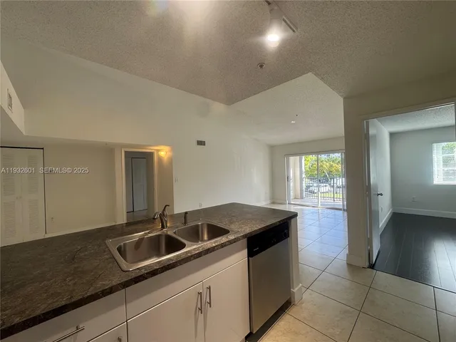 $2,650 | 4370 Northwest 107th Avenue, Unit 205, Doral, FL 33178