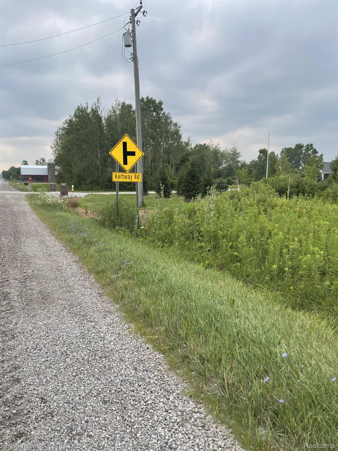 32 32 Mile Road Ray, MI 48096 - Photo 2 of 4 4646e604-ddf6-4d48-b9f5-f65bb46e8a6c.jpg