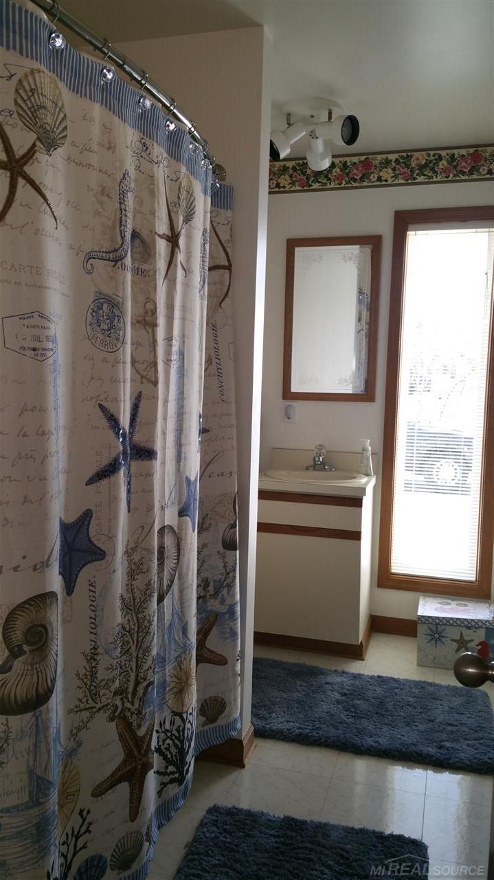 462 East South Boulevard Rochester, MI 48307 - Photo 17 of 64