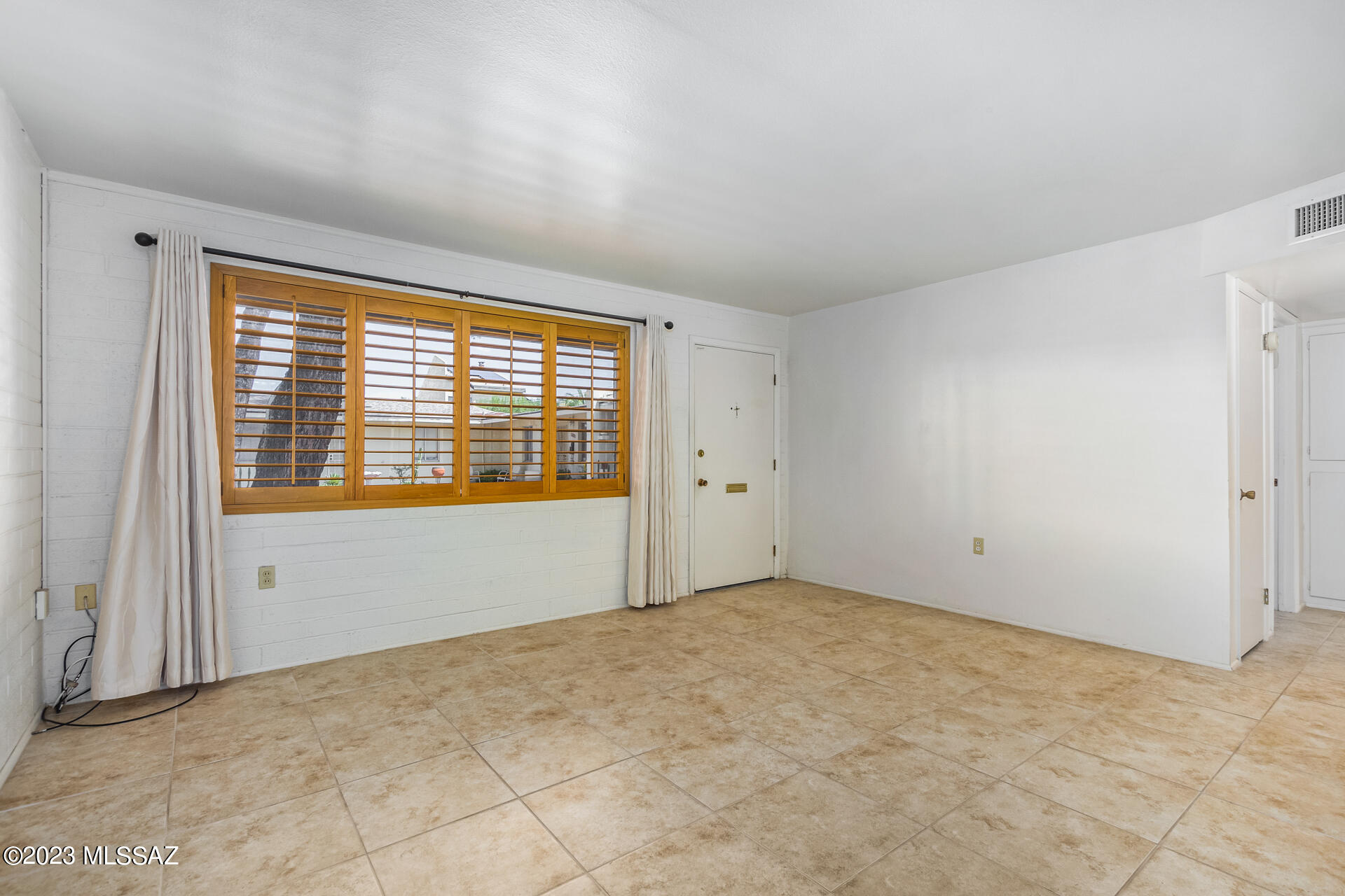 414 North Silverbell Road Tucson, AZ 85745 - Photo 8 of 28 Gallery Image 8