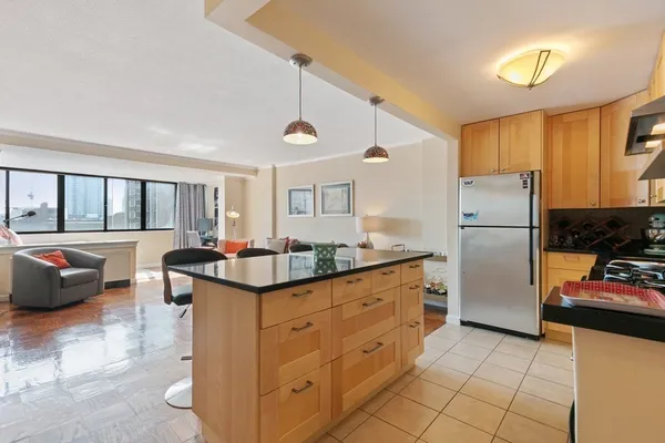 $2,950 | 9 Hawthorne Place, Unit 9K, Boston, MA 02114