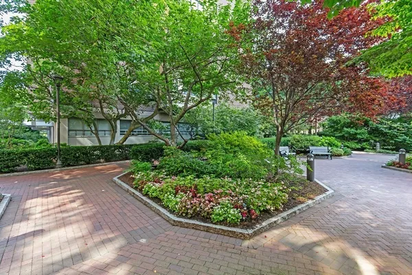 $2,950 | 9 Hawthorne Place, Unit 9K, Boston, MA 02114