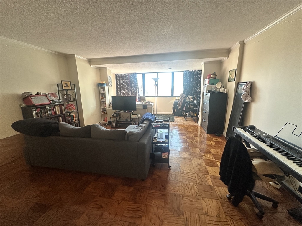 9 Hawthorne Place, Unit 9K Boston, MA 02114 - Photo 3 of 11