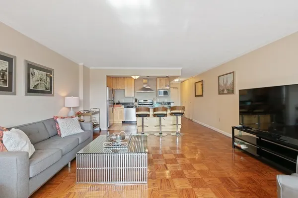 $2,950 | 9 Hawthorne Place, Unit 9K, Boston, MA 02114