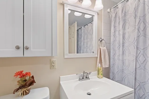 $2,950 | 9 Hawthorne Place, Unit 9K, Boston, MA 02114