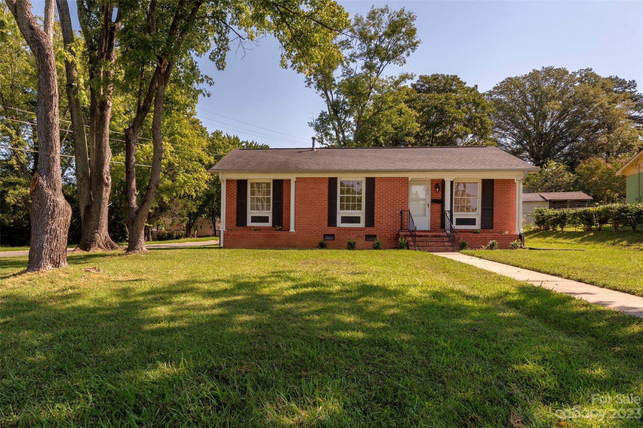 3801 Litchfield Road Charlotte, NC 28211 - Photo 2 of 29 Gallery Image 2