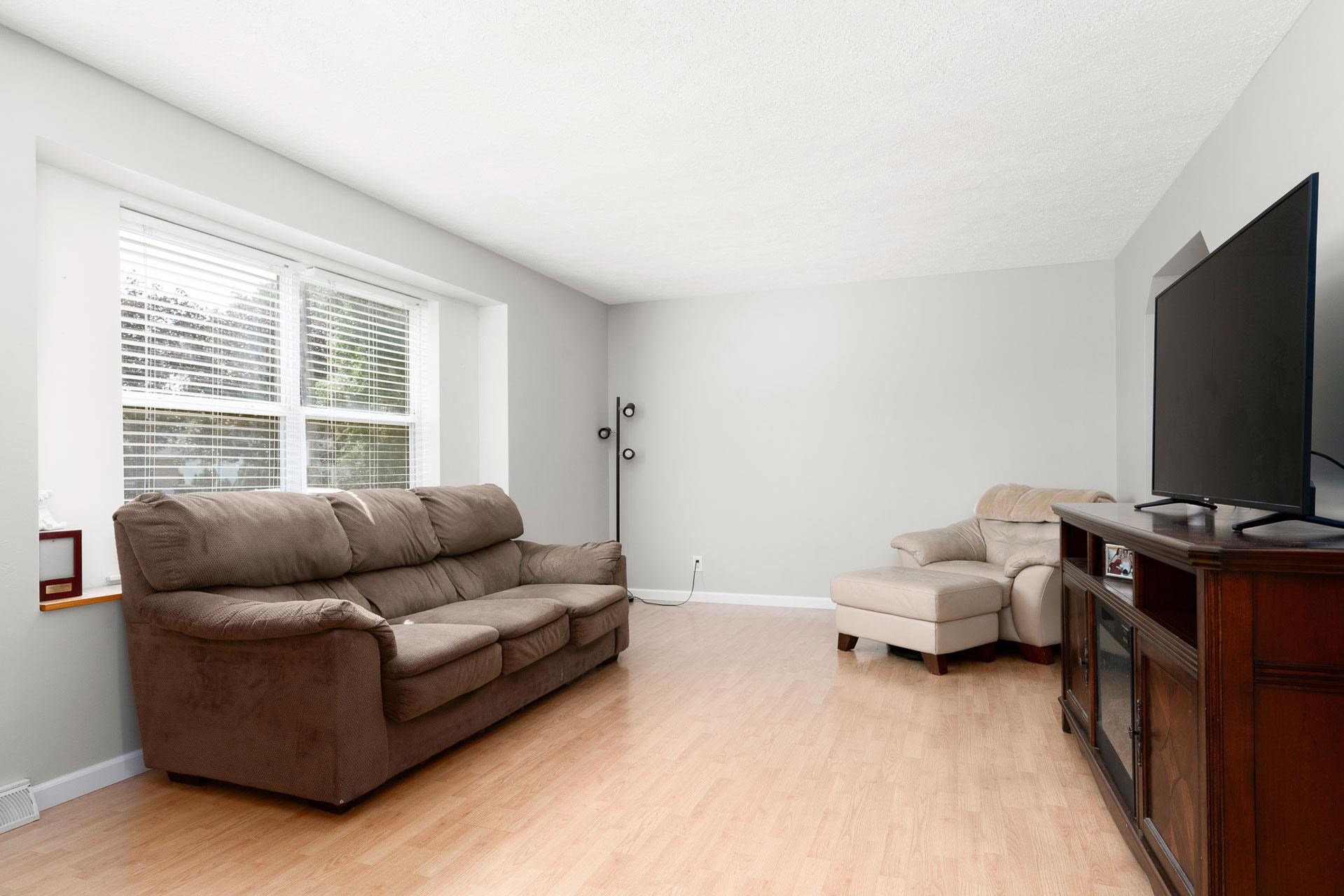 2305 Bashor Road Goshen, IN 46526 - Photo 3 of 20 Gallery Image 3