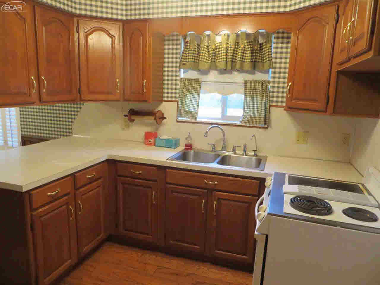 13064 North Webster Road Clio, MI 48420 - Photo 7 of 76 21230473-6.JPG