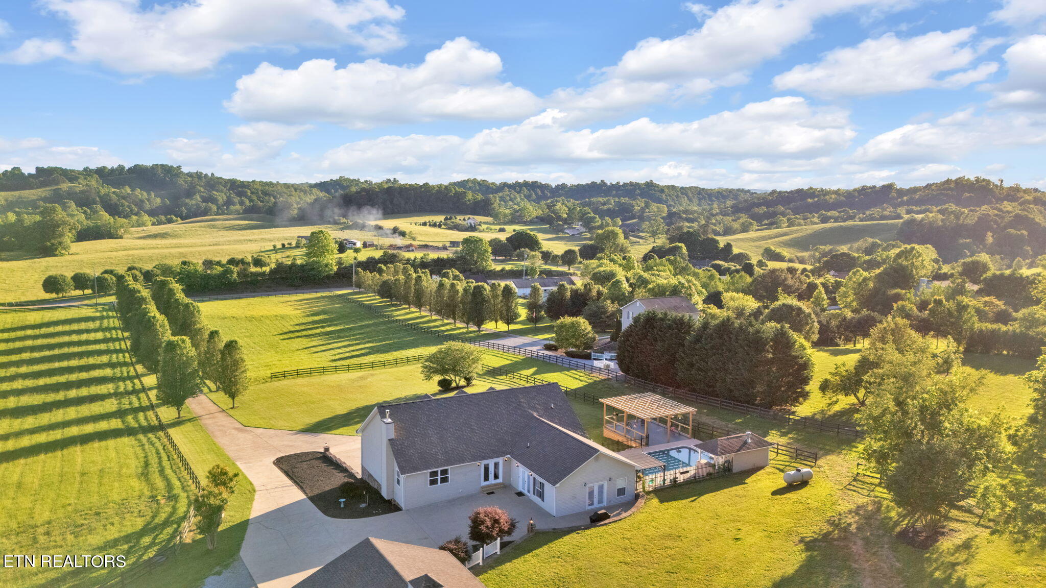 5190 Baileyton Road Greeneville, TN 37745 - Photo 2 of 58 Open but private