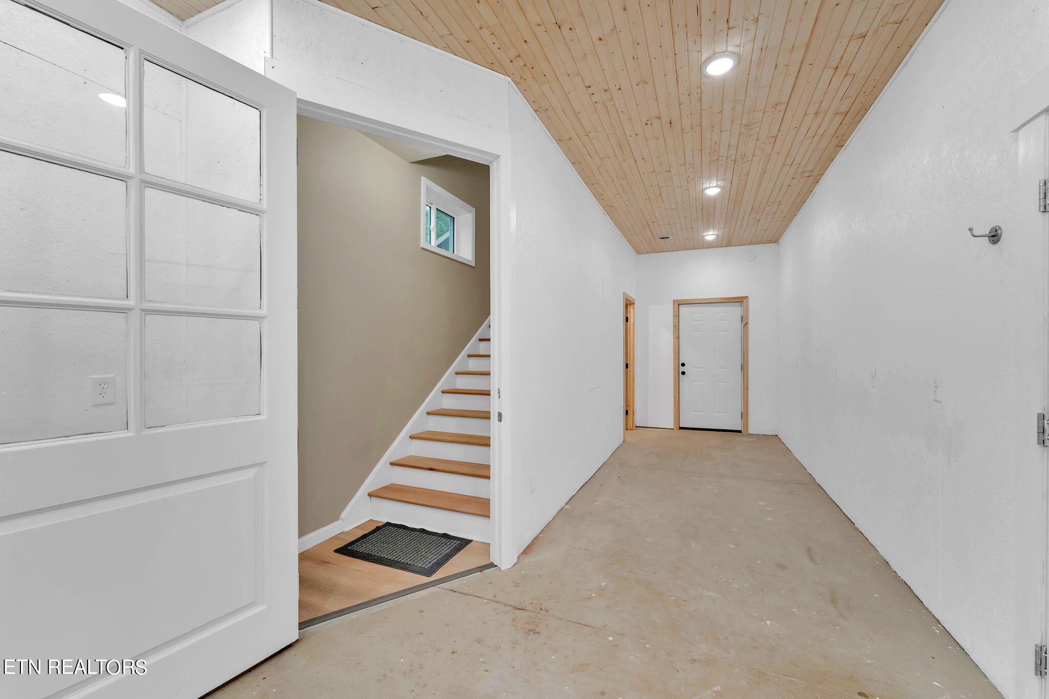 5190 Baileyton Road Greeneville, TN 37745 - Photo 40 of 58 Entrance/Mud Room
