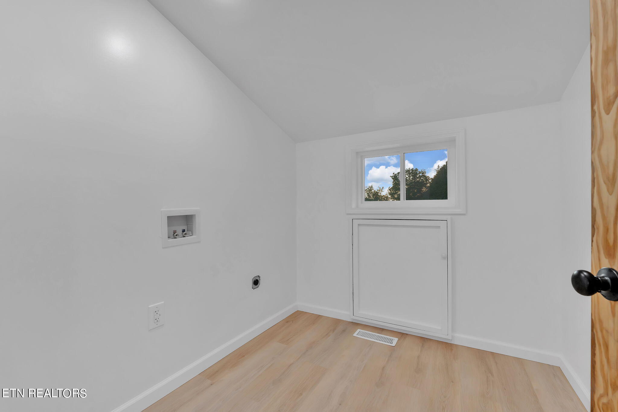 5190 Baileyton Road Greeneville, TN 37745 - Photo 46 of 58 Utility Room