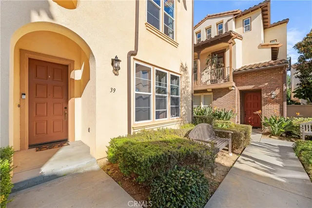 a house view with a outdoor space