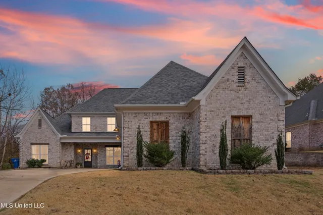$689,900 | 1394 Stone Gate Drive, Hernando, MS 38632