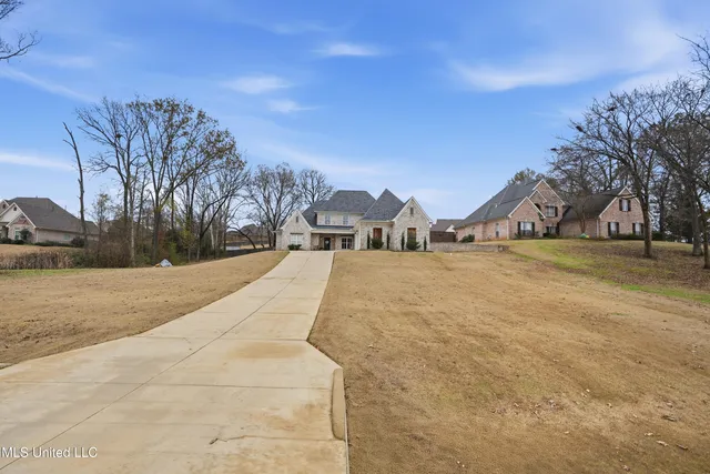 $689,900 | 1394 Stone Gate Drive, Hernando, MS 38632