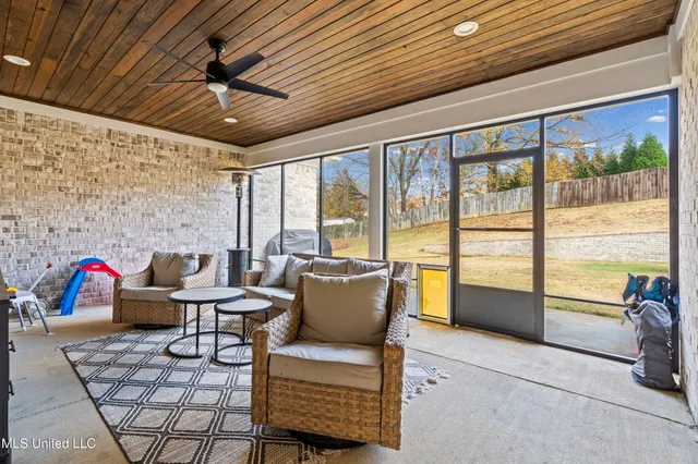 $689,900 | 1394 Stone Gate Drive, Hernando, MS 38632