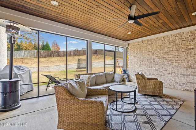 $689,900 | 1394 Stone Gate Drive, Hernando, MS 38632