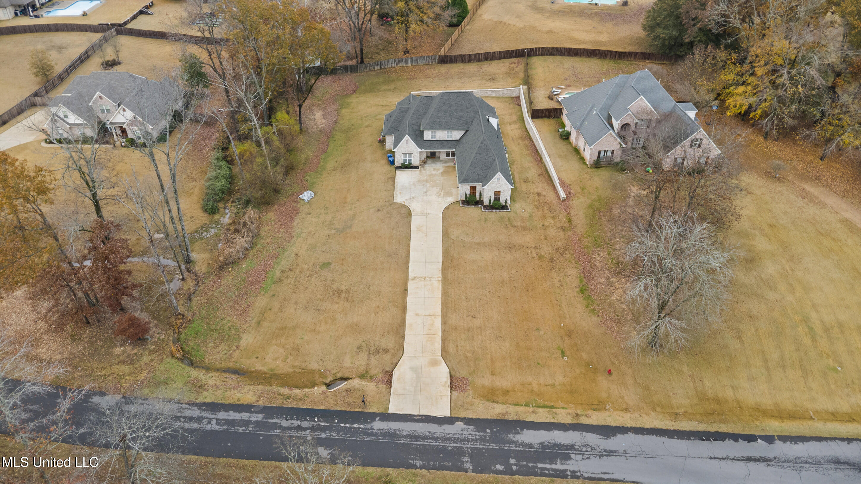 1394 Stone Gate Drive Hernando, MS 38632 - Photo 37 of 41 37_dji_0037_print