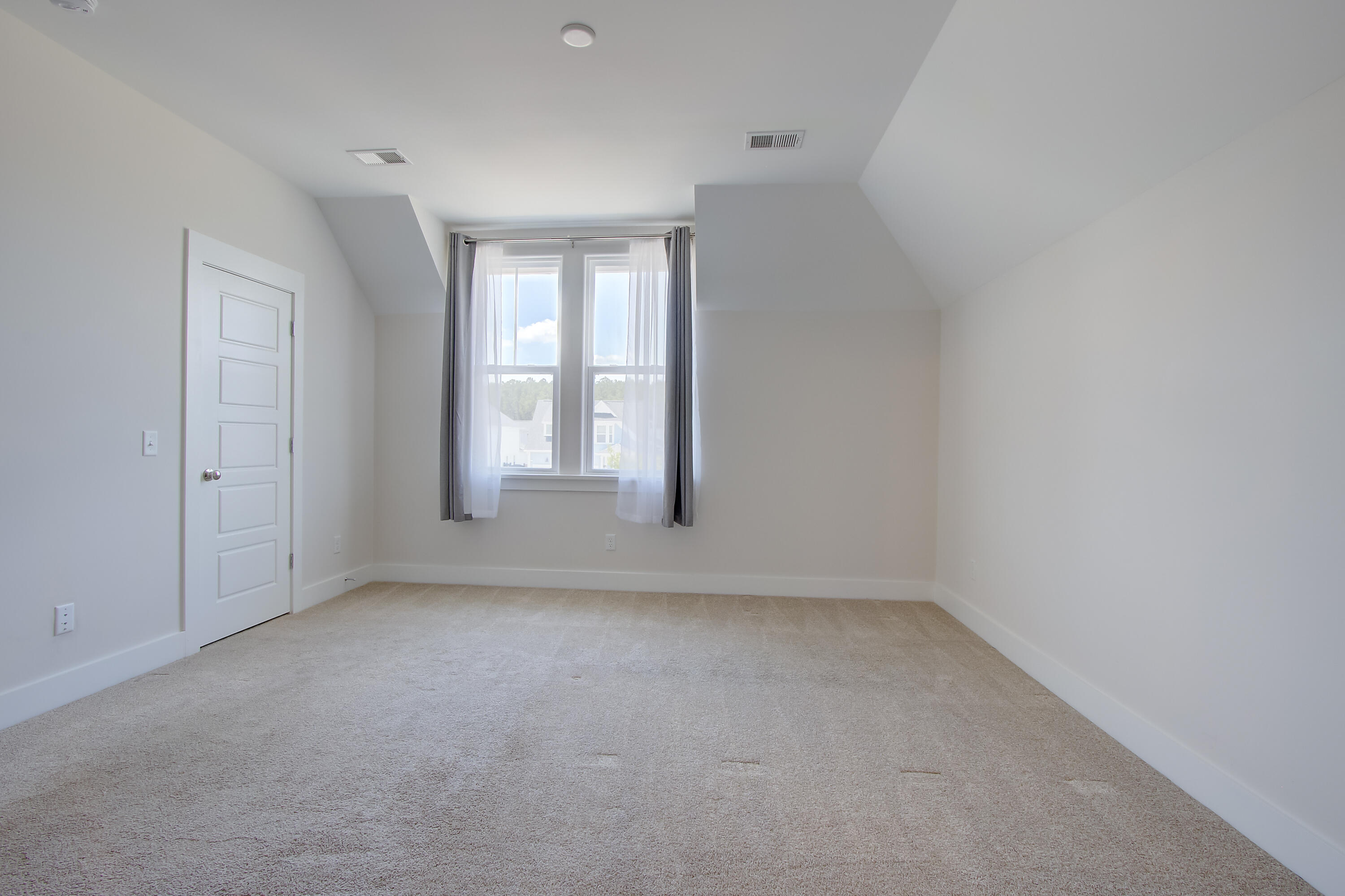 100 True Blue Loop Summerville, SC 29486 - Photo 28 of 32 05192026-132