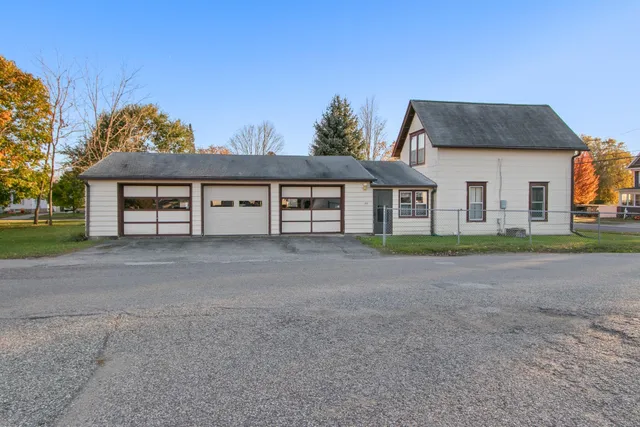 $159,900 | 133 South Albert Avenue, Reedsburg, WI 53959