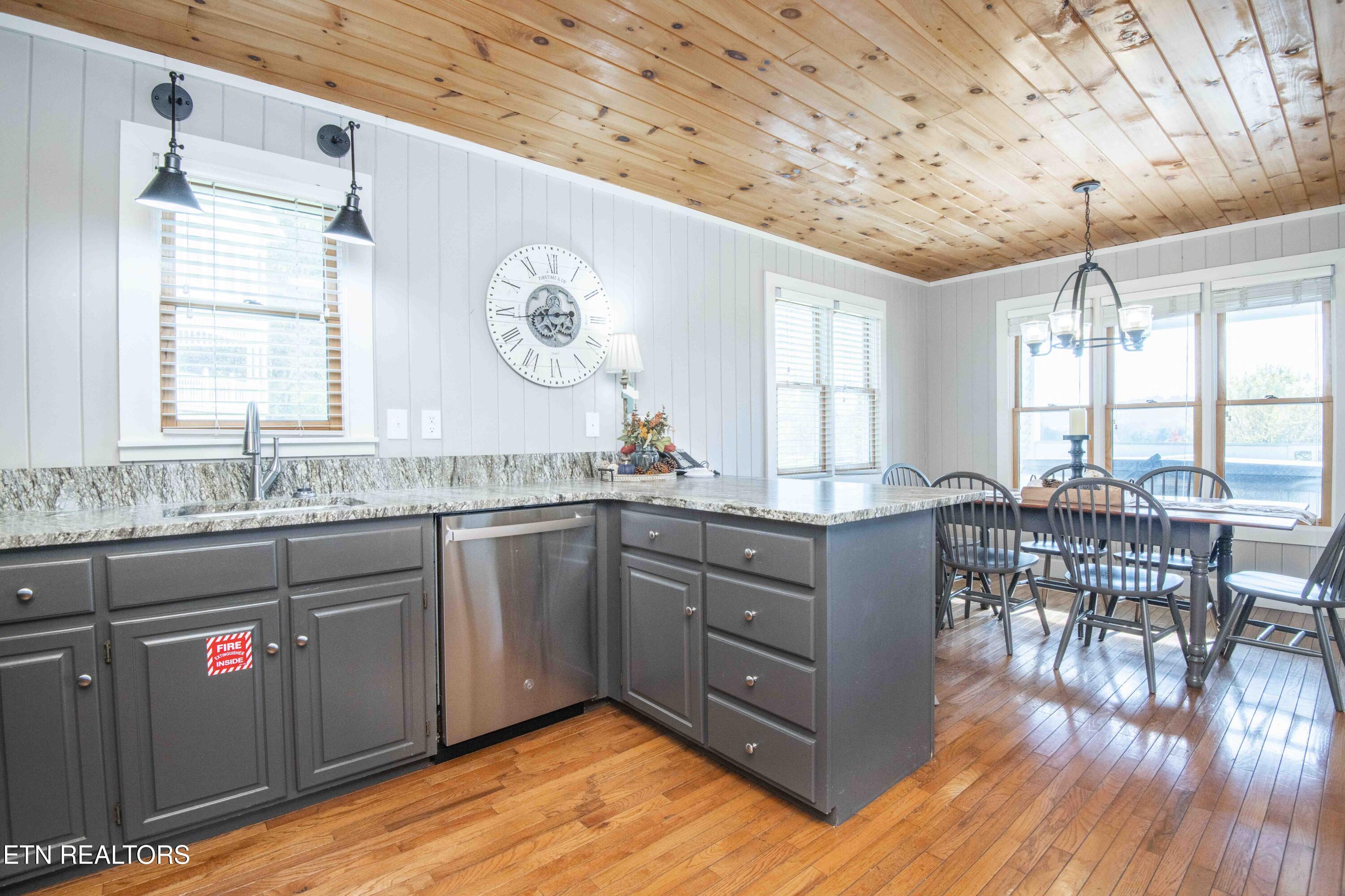 440 Country Path Way, Unit 2513 Sevierville, TN 37862 - Photo 15 of 32 Kitchen 5