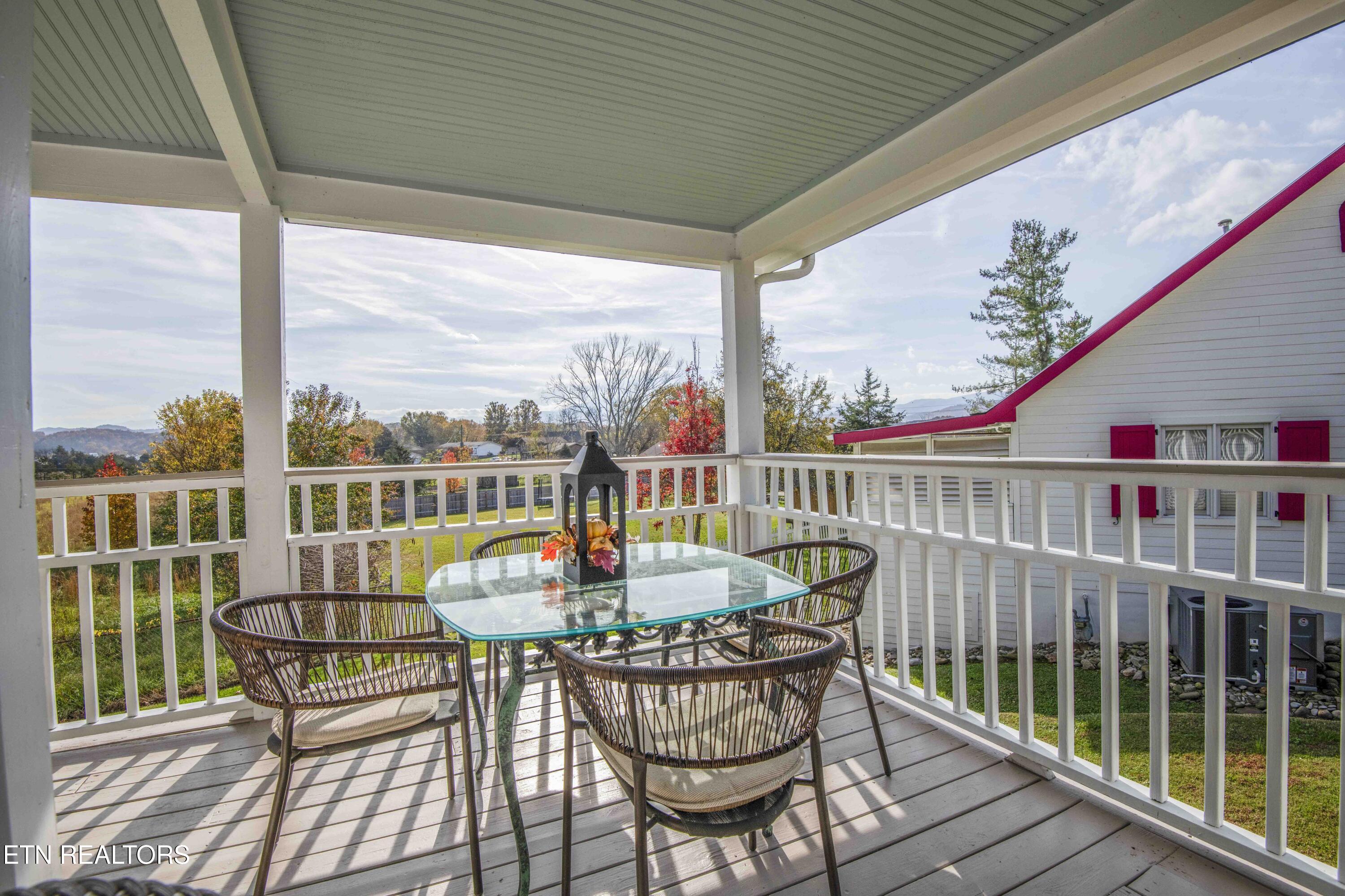 440 Country Path Way, Unit 2513 Sevierville, TN 37862 - Photo 4 of 32 Porch 3