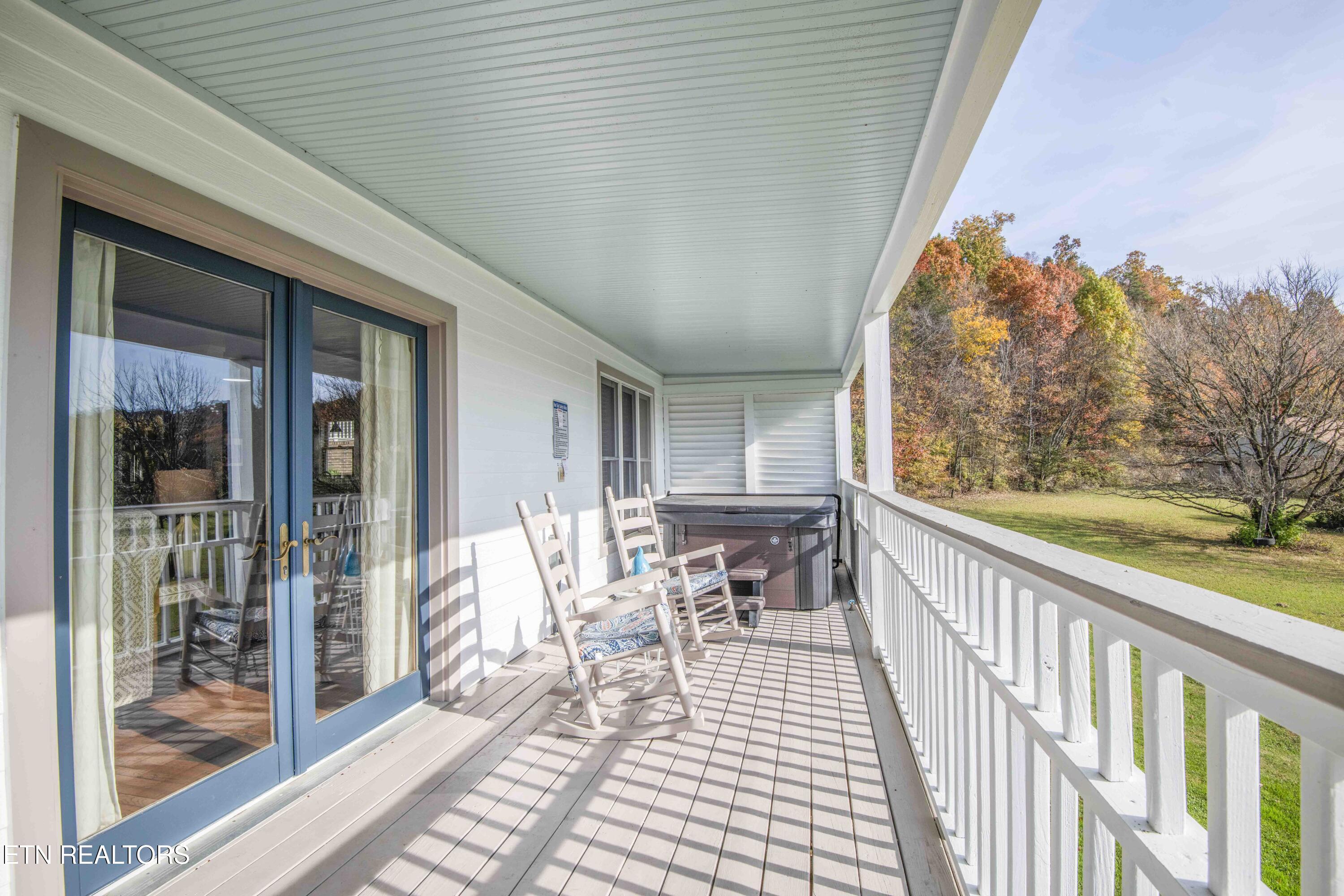 440 Country Path Way, Unit 2513 Sevierville, TN 37862 - Photo 5 of 32 Porch 5