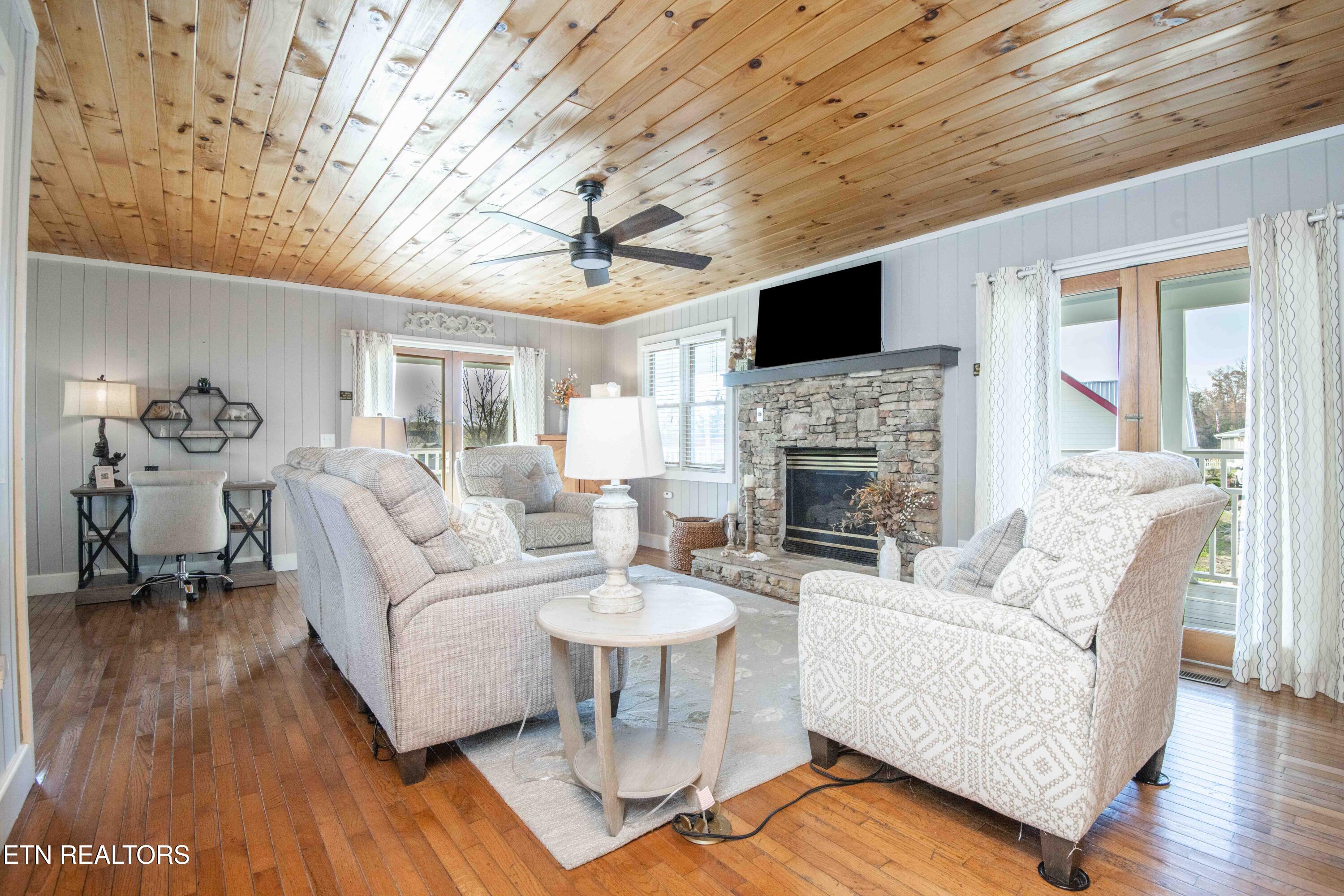 440 Country Path Way, Unit 2513 Sevierville, TN 37862 - Photo 8 of 32 Living 2