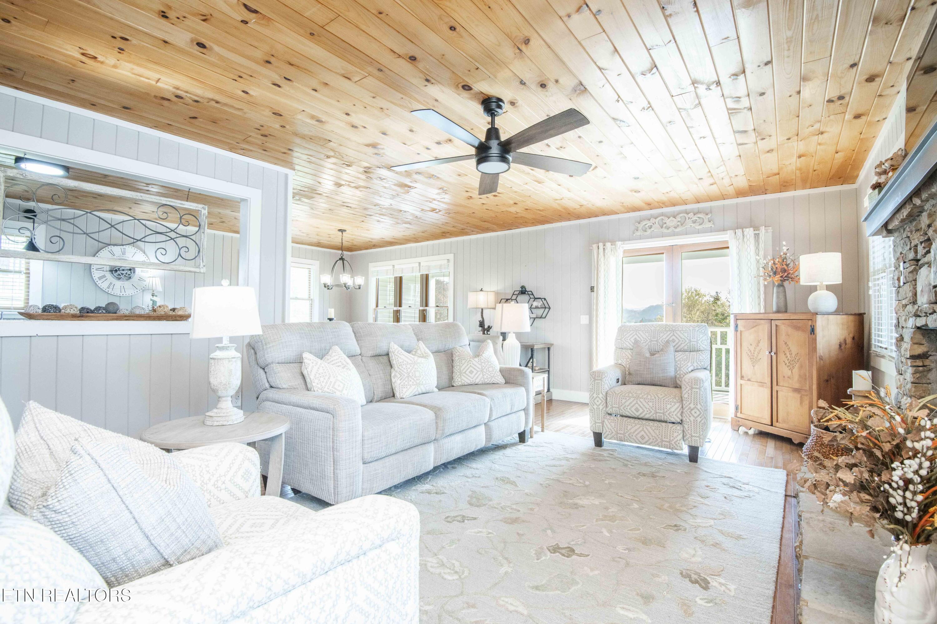 440 Country Path Way, Unit 2513 Sevierville, TN 37862 - Photo 9 of 32 Living 3