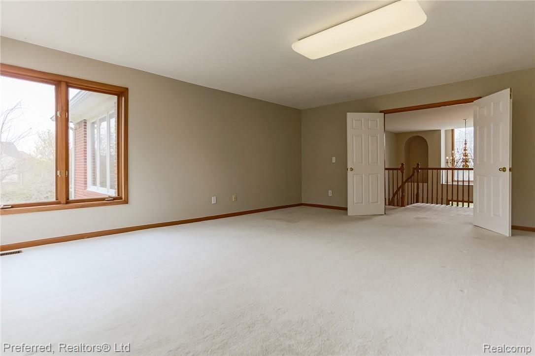 281 Woodward Road Canton, MI 48188 - Photo 35 of 40 32IMG_6464.jpg