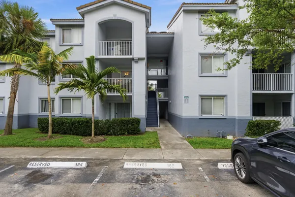 $1,800 | Undisclosed Address, Davie, FL 33328