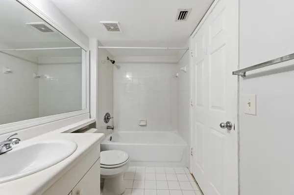 $1,800 | Undisclosed Address, Davie, FL 33328