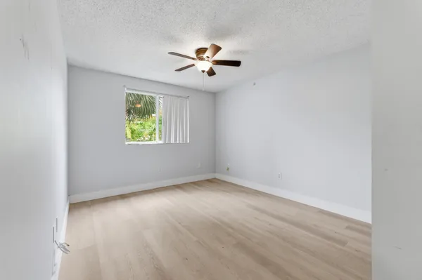 $1,800 | Undisclosed Address, Davie, FL 33328