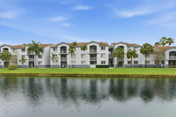 $1,800 | Undisclosed Address, Davie, FL 33328