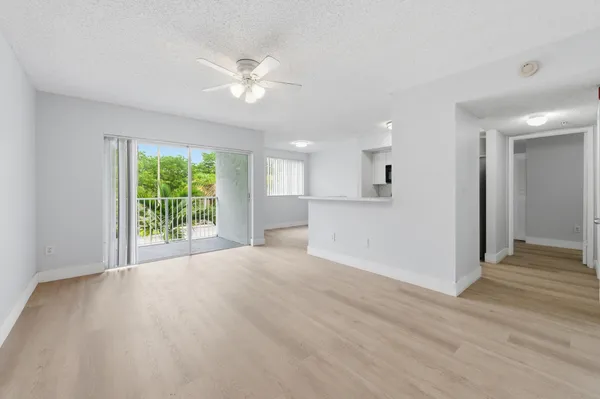 $1,800 | Undisclosed Address, Davie, FL 33328