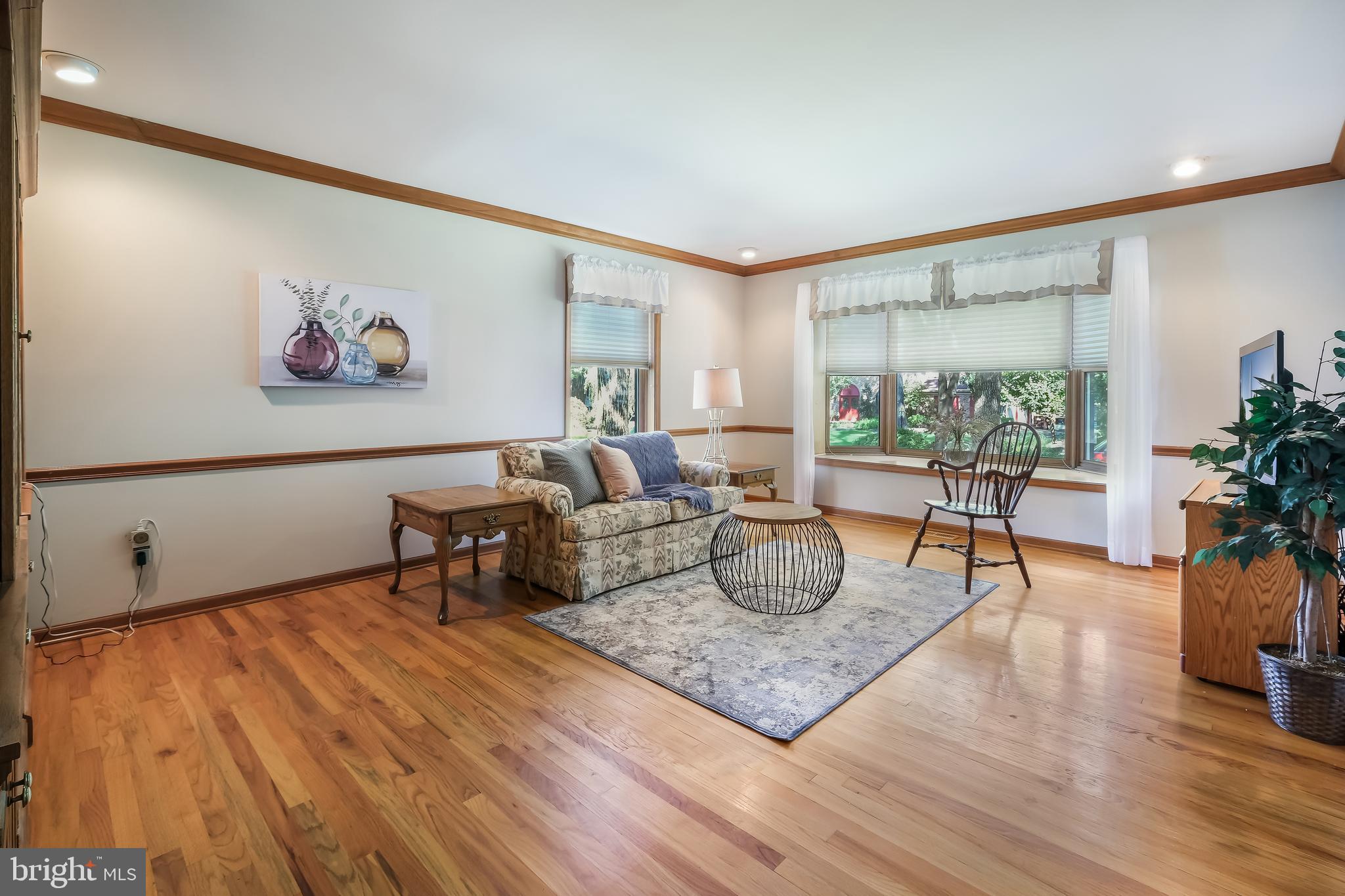 2292 Sand Trap Road Jamison, PA 18929 - Photo 11 of 35 Spacious Living Room