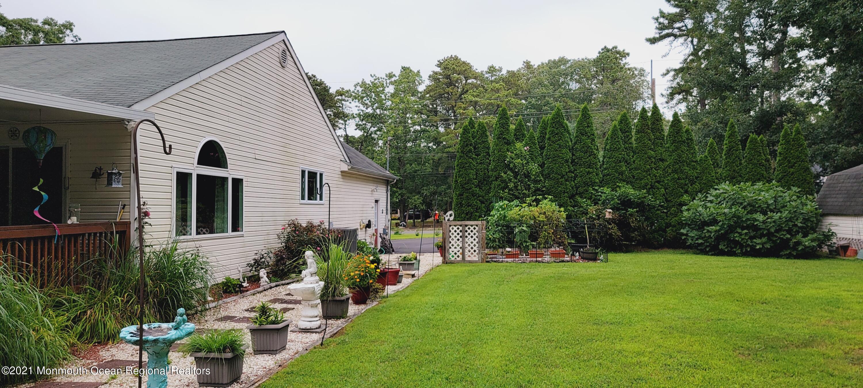 419 Stage Road Little Egg Harbor, NJ 08087 - Photo 12 of 15 side yard