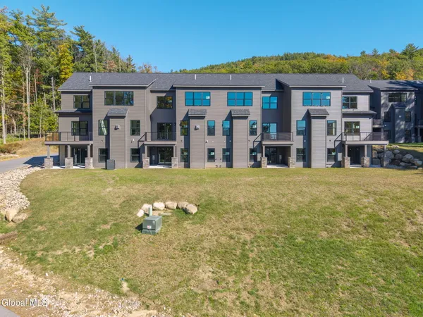 $650,000 | 24 Hill Crest Lane, Unit 5, Lake George, NY 12845