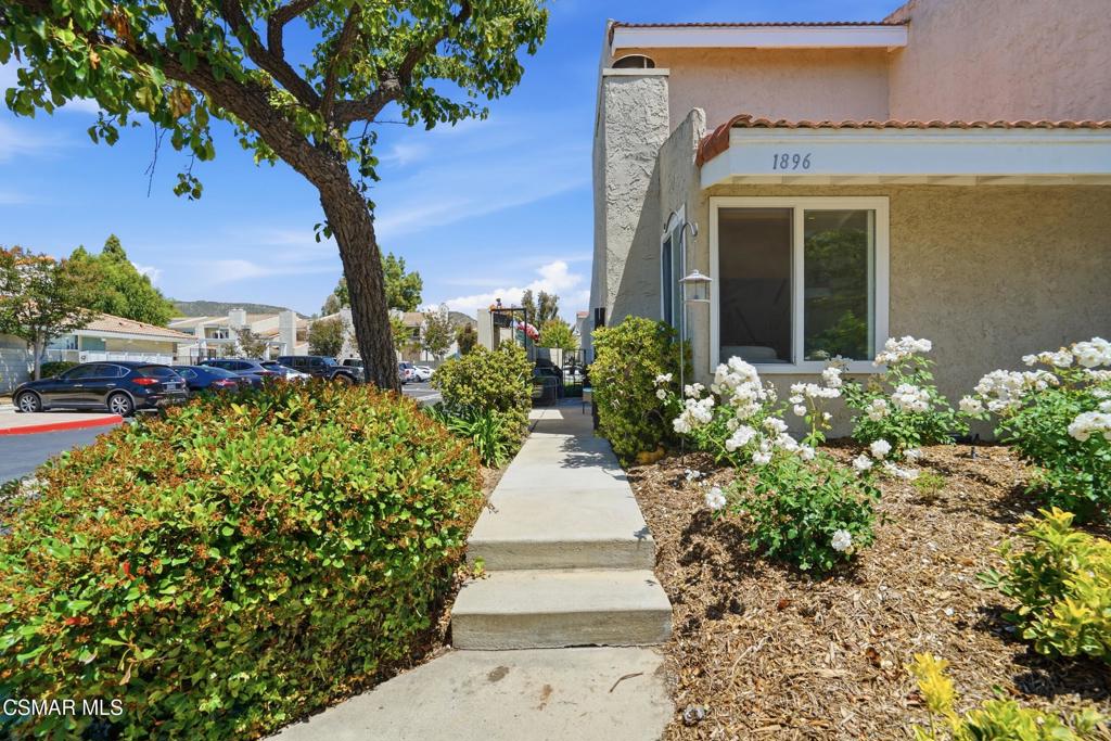 1896 Stow Street Simi Valley, CA 93063 - Photo 4 of 39