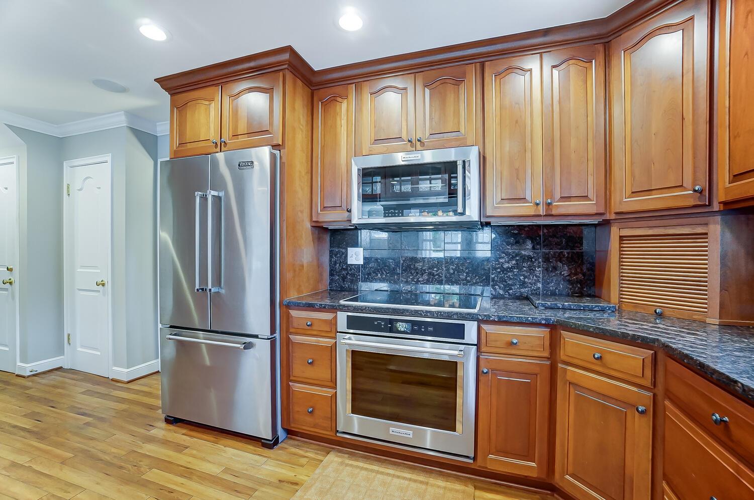 2710 Henthorn Road Columbus, OH 43221 - Photo 15 of 48 Kitchen
