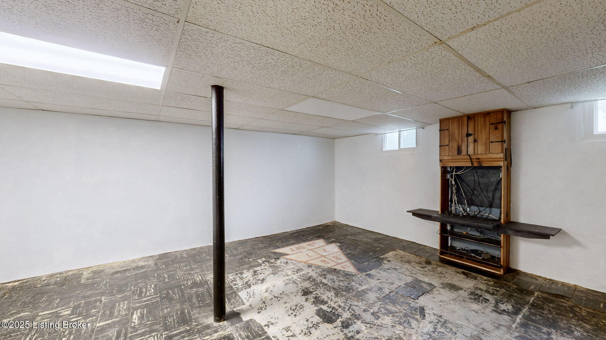 5801 Billtown Road Louisville, KY 40299 - Photo 41 of 69 Basement area used as family room.