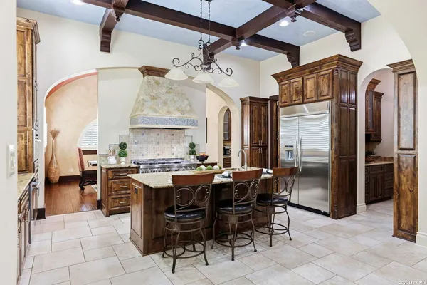 $1,150,000 | 8207 Wild Wind, Garden Ridge, TX 78266