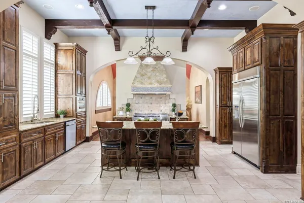 $1,150,000 | 8207 Wild Wind, Garden Ridge, TX 78266