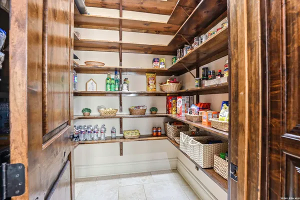 $1,150,000 | 8207 Wild Wind, Garden Ridge, TX 78266