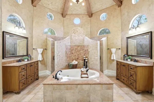 $1,150,000 | 8207 Wild Wind, Garden Ridge, TX 78266