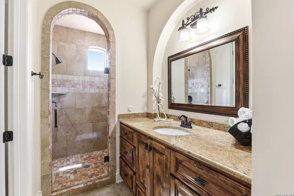 $1,150,000 | 8207 Wild Wind, Garden Ridge, TX 78266