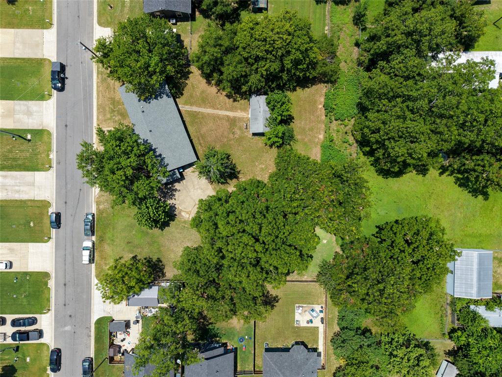 719 East Bullock Street Denison, TX 75021 - Photo 4 of 16